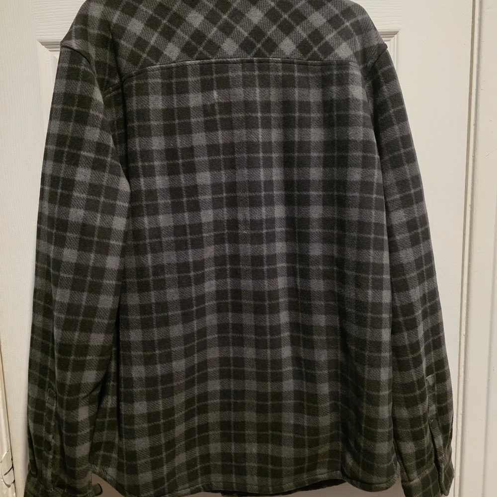 Plaid Button-Up Sherpa Jacket with Cozy Lining..Gray n Black..Size Lg